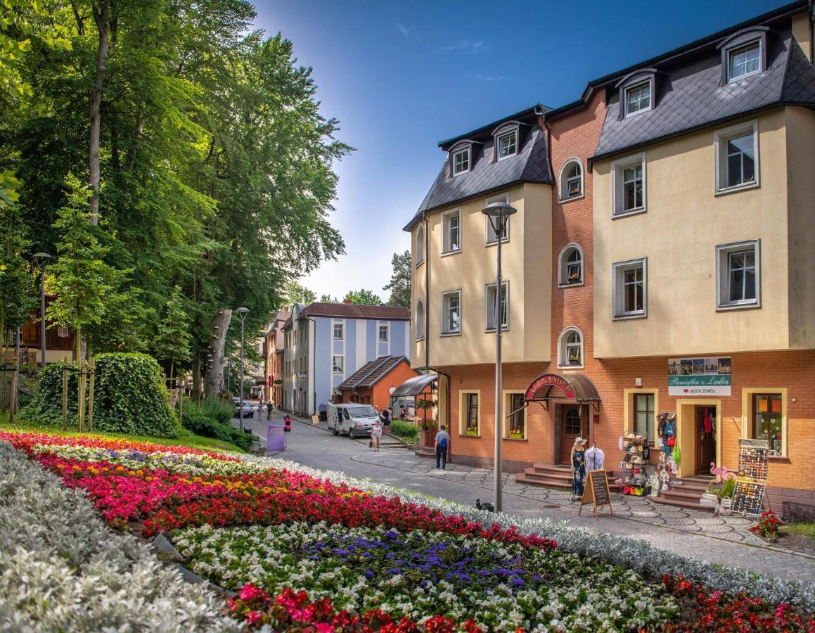 Willa Alexander Lądek-Zdrój Exteriér fotografie